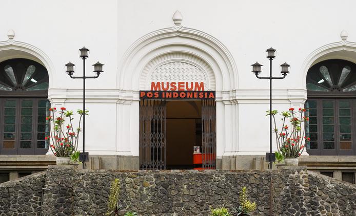 Museum Pos Indonesia di Jalan Cilaki Kota Bandung
